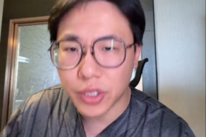 解说：不知道骑士球迷听到哈登和阿特金森都留下什么感受？