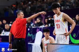 媒体人：杨瀚森远未达期待 赵继伟表现不合格 郭指导担输球首锅