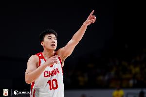 有机会得更坚决一些！王俊杰半场15分钟 6中2拿6分3板2助