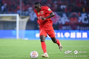 上海海港客场1-2负于青岛西海岸