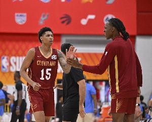 火力挺猛！34号秀米利克·托马斯24中10砍下全场最高30分加7助4断