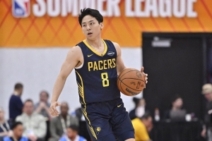 组织串联不错！河村勇辉半场送4助攻 另有5分1抢断